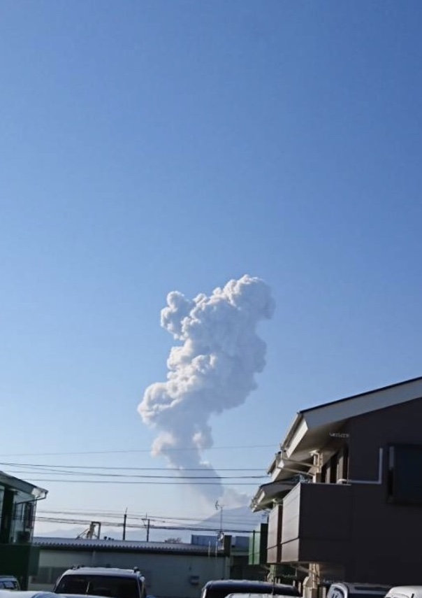 霧島連山  新燃岳